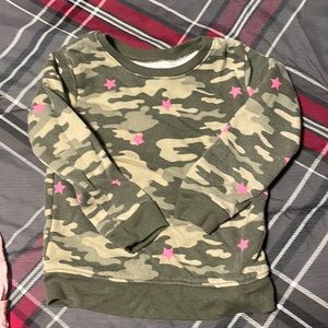 Baby girl wearer size 3t gently worn no stains no tears